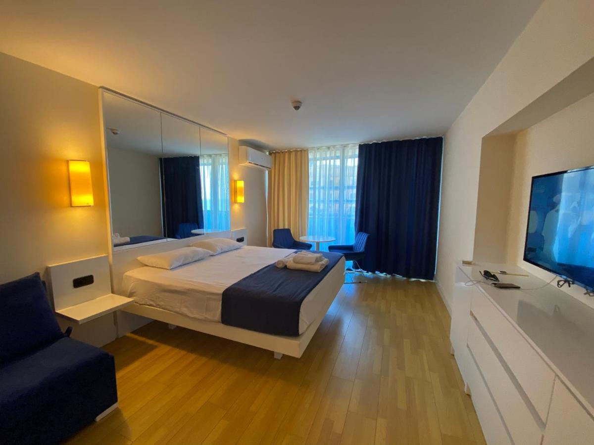 Orbi City Sea View Батуми Екстериор снимка